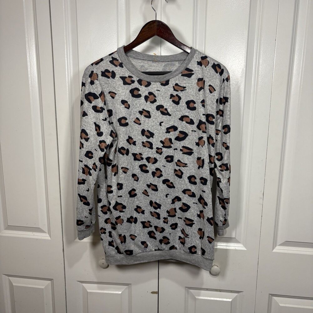 Animal Print Sweater Women M Gray Leopard Long Sleeve Cozy Boho Casual Layering